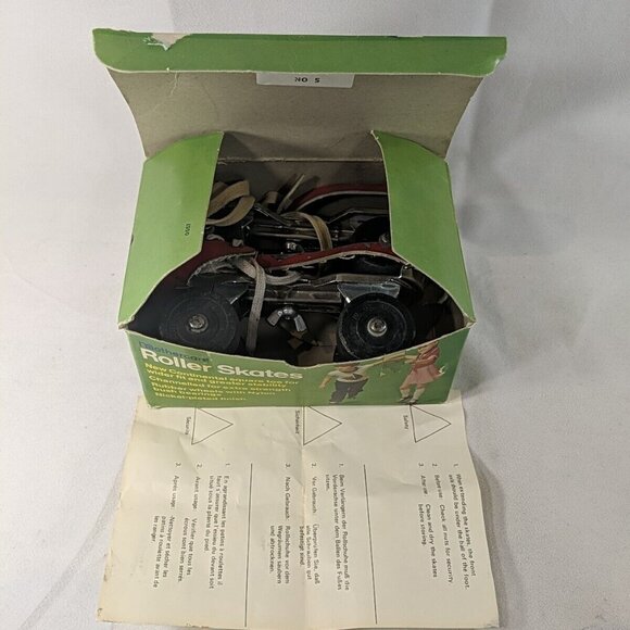 Mothercare Vintage Roller Skates Kids 8-4 Made in Britain Rollschuhe 25-37 Red - Picture 2 of 14